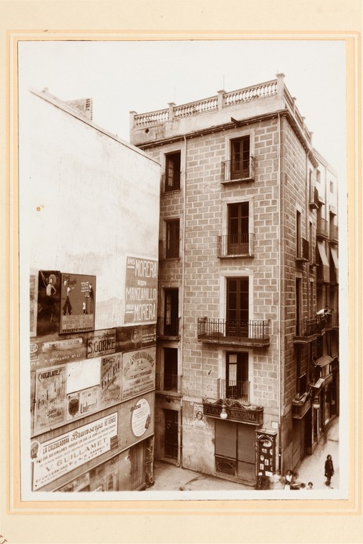 Pl. Paeria [193-].jpg